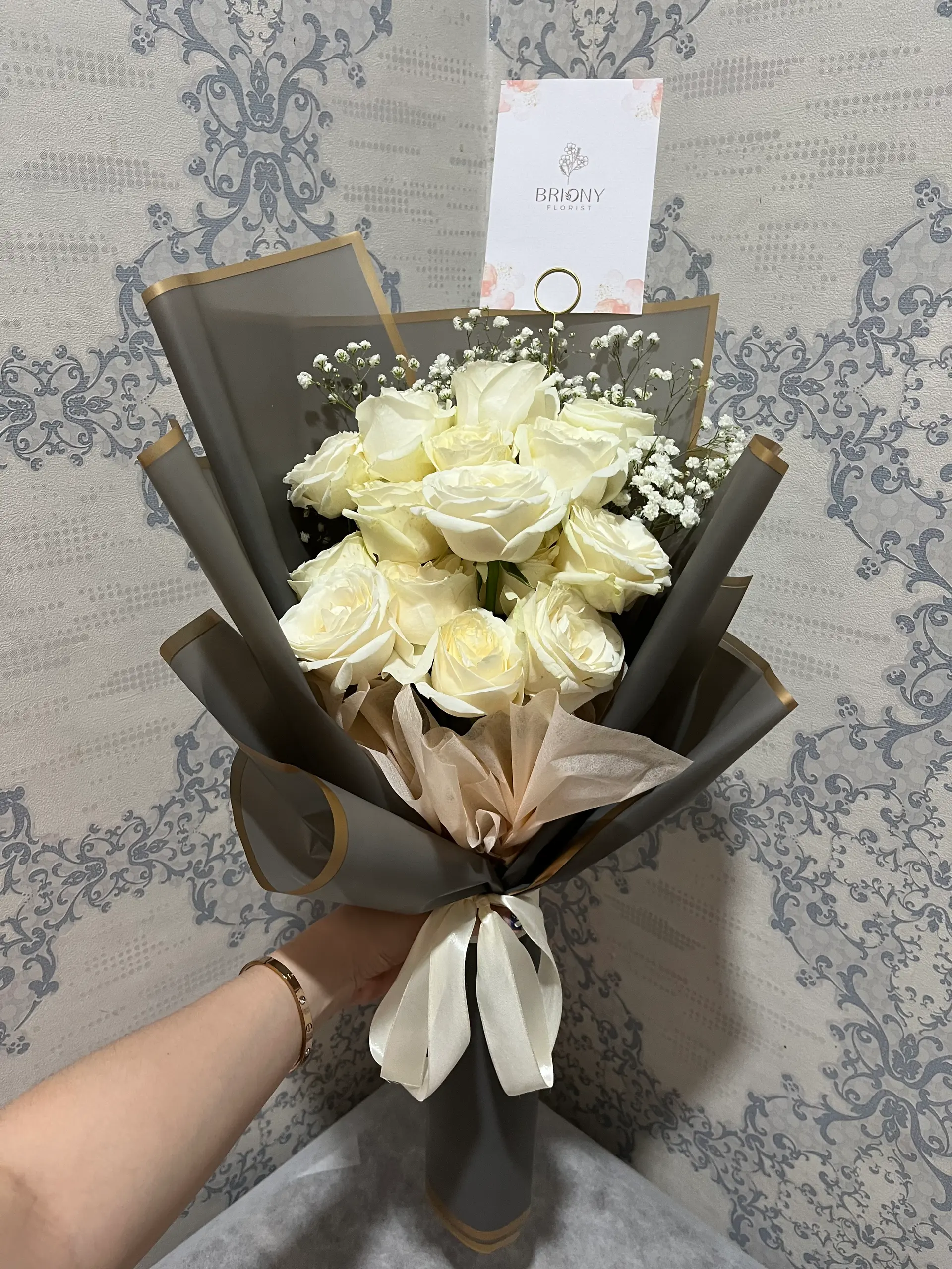 Medium bouquet bunga segar untuk wisuda